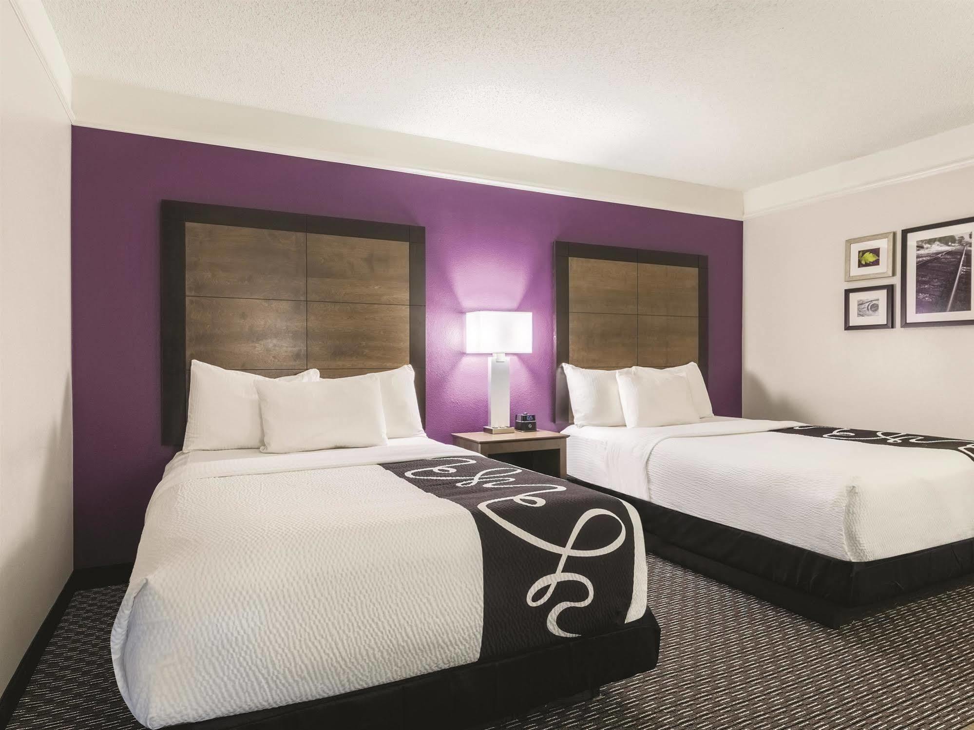 La Quinta By Wyndham Airport Hotel 3*